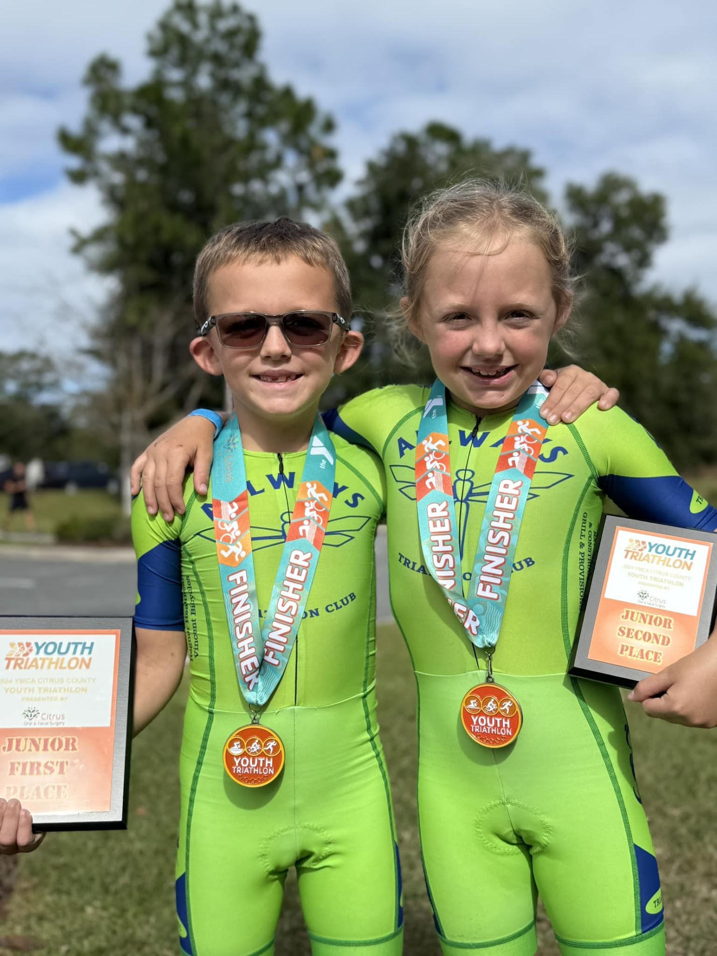 Youth triathlon finishers sponsored by Luna Family Insurance